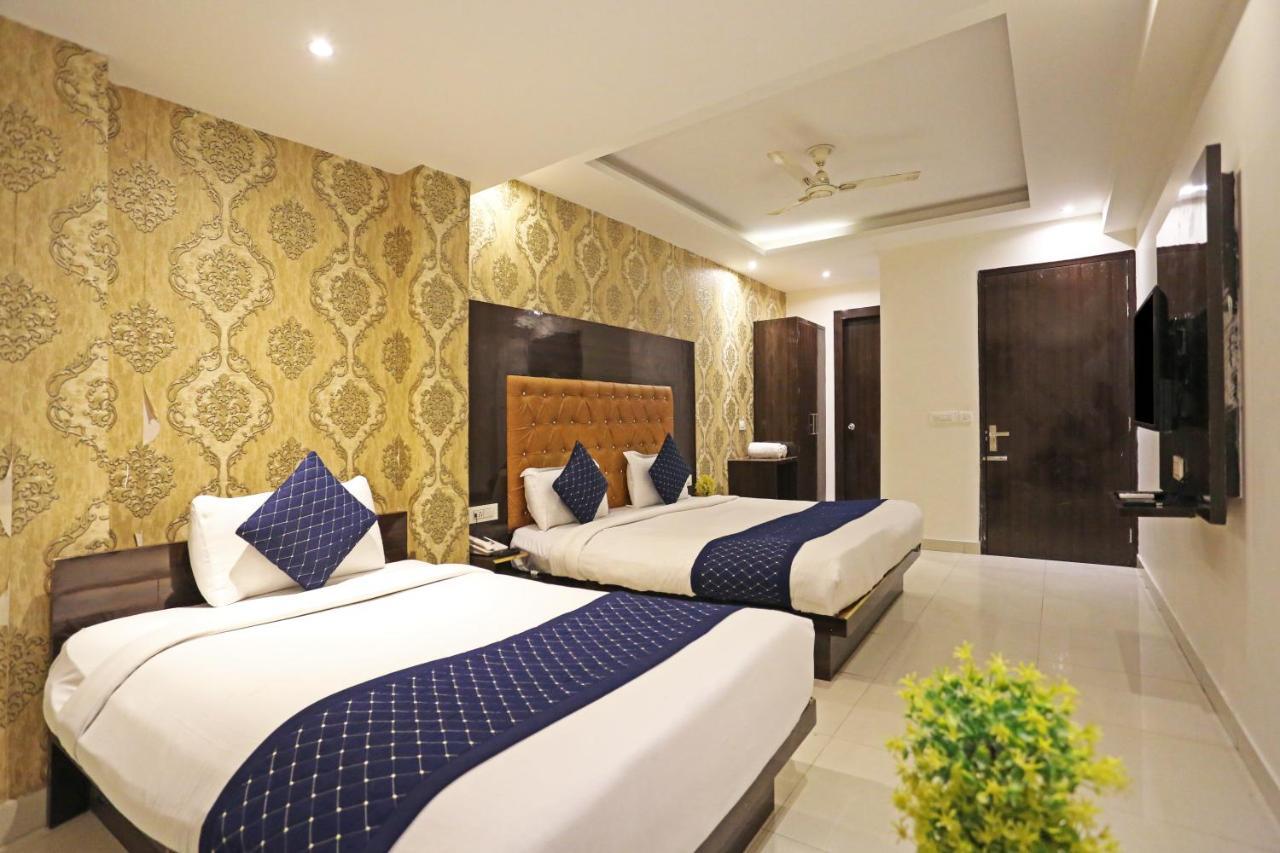 Hotel Iconic Near Delhi Igi International Airport 뉴델리 외부 사진